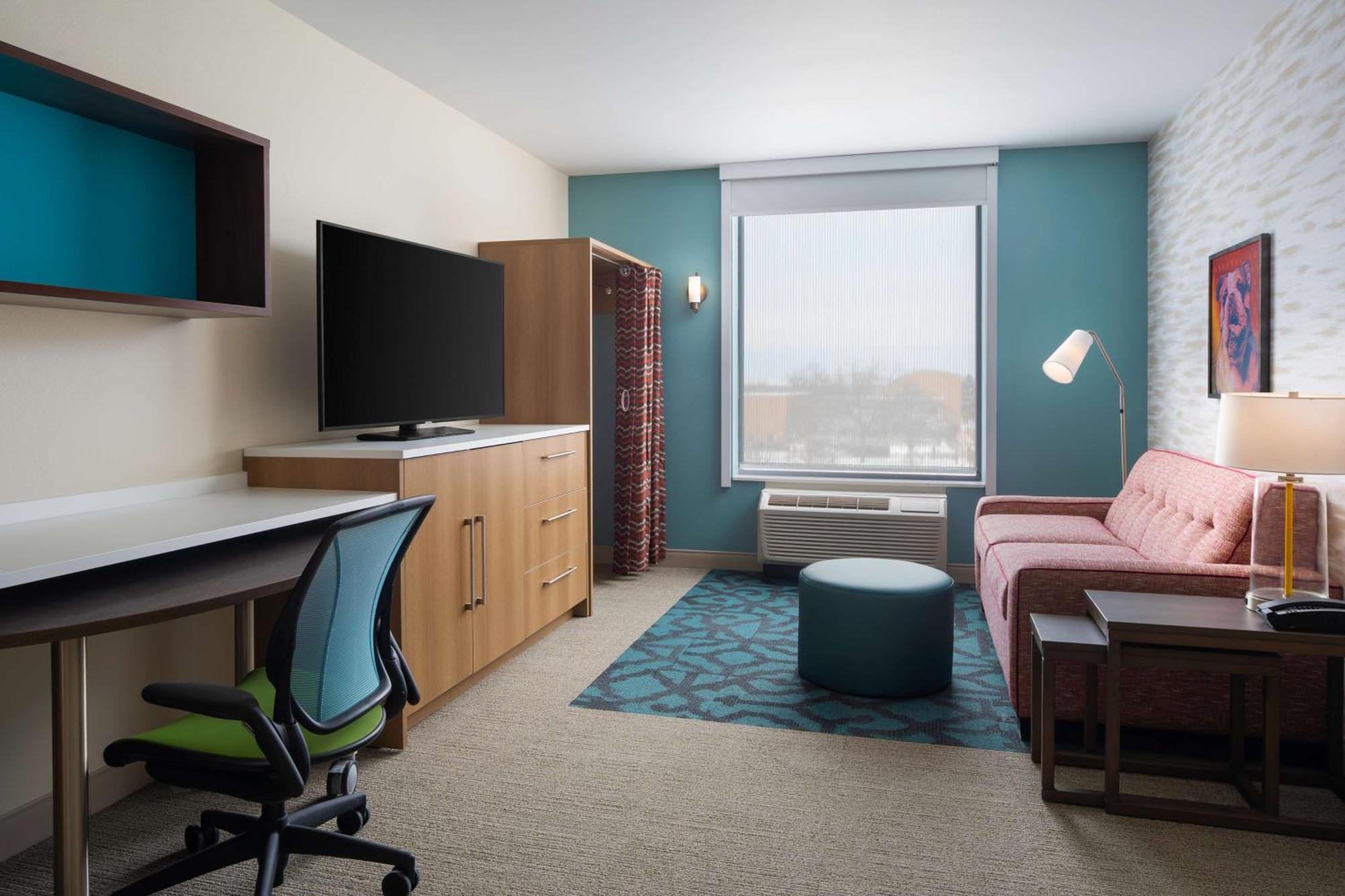 Home2 Suites By Hilton Des Moines At Drake University Exterior photo