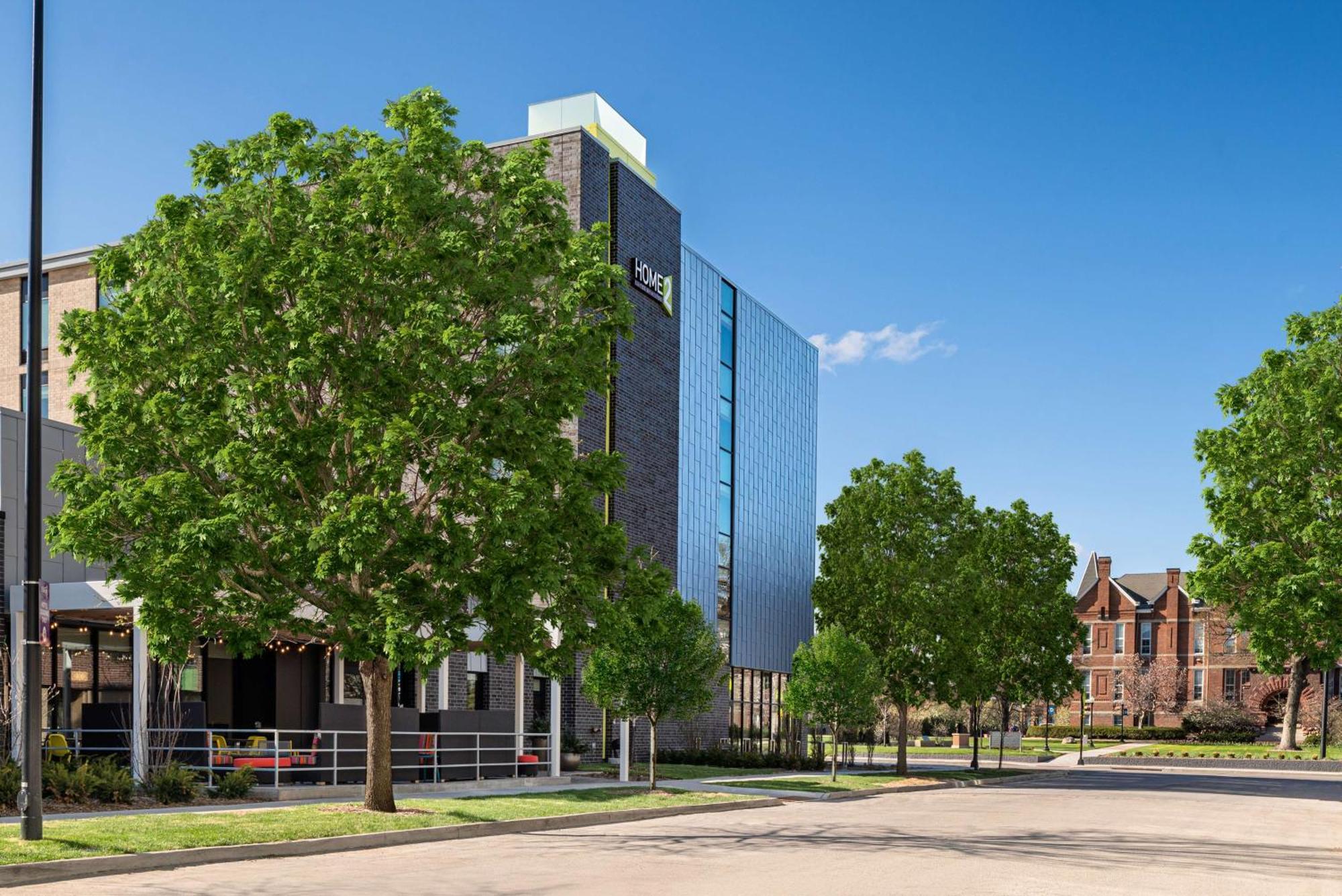 Home2 Suites By Hilton Des Moines At Drake University Exterior photo