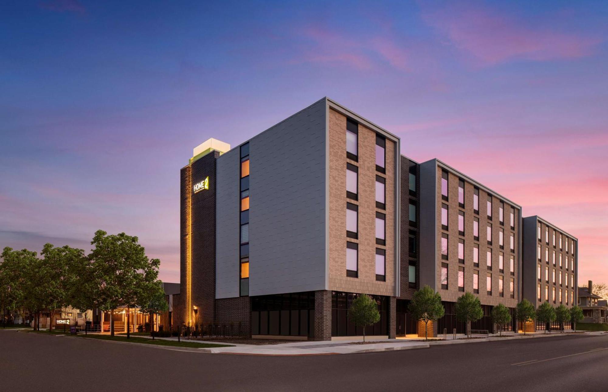 Home2 Suites By Hilton Des Moines At Drake University Exterior photo
